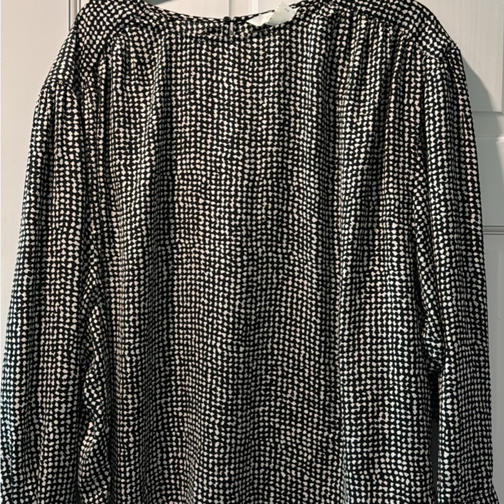 H&M Monochrome Abstract Blouse